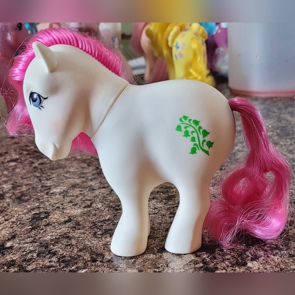 My Little Pony - May Birthday Pony - Lily Of The Valley - Picture 2 of 4